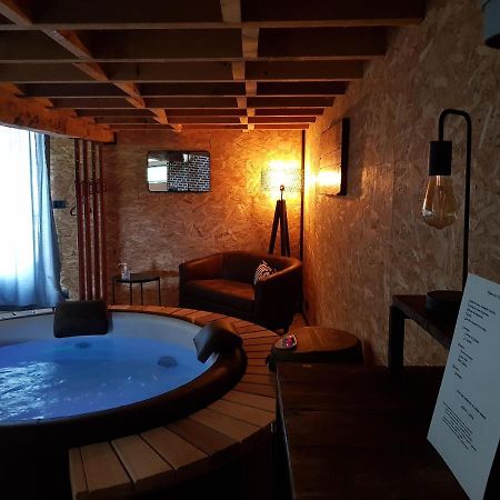 Au Soleil Vert - Chambre de charme avec spa et sauna privés Zeggers-Cappel Exterior foto
